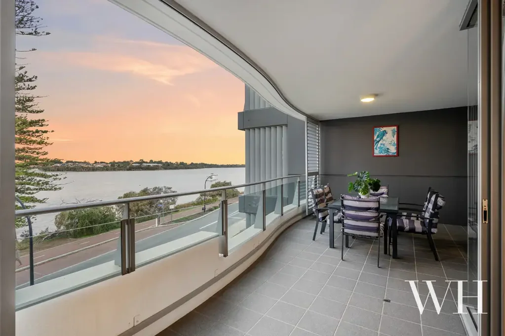 Mount Pleasant 3房  Elevated & Refined Living with Riverfront Panorama