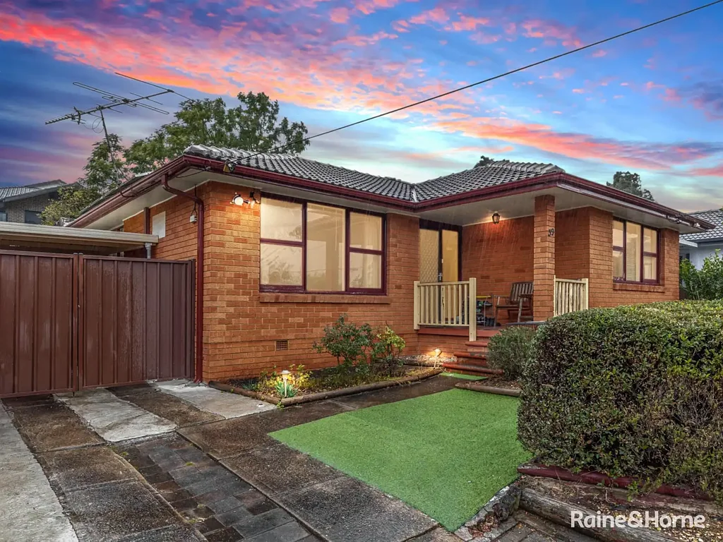 Old Toongabbie 3ਬੈੱਡਰੂਮ Solid Family Residence in the Heart of Old Toongabbie