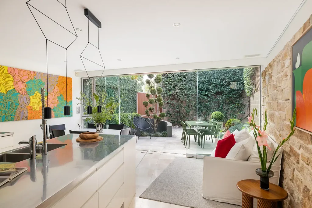 Paddington 2 Bedroom Corner terrace with high-end design / top village setting