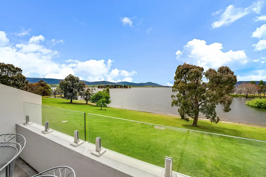 Jindabyne 1ਬੈੱਡਰੂਮ Lakeside Apartment with Huge Lockable Storage Unit
