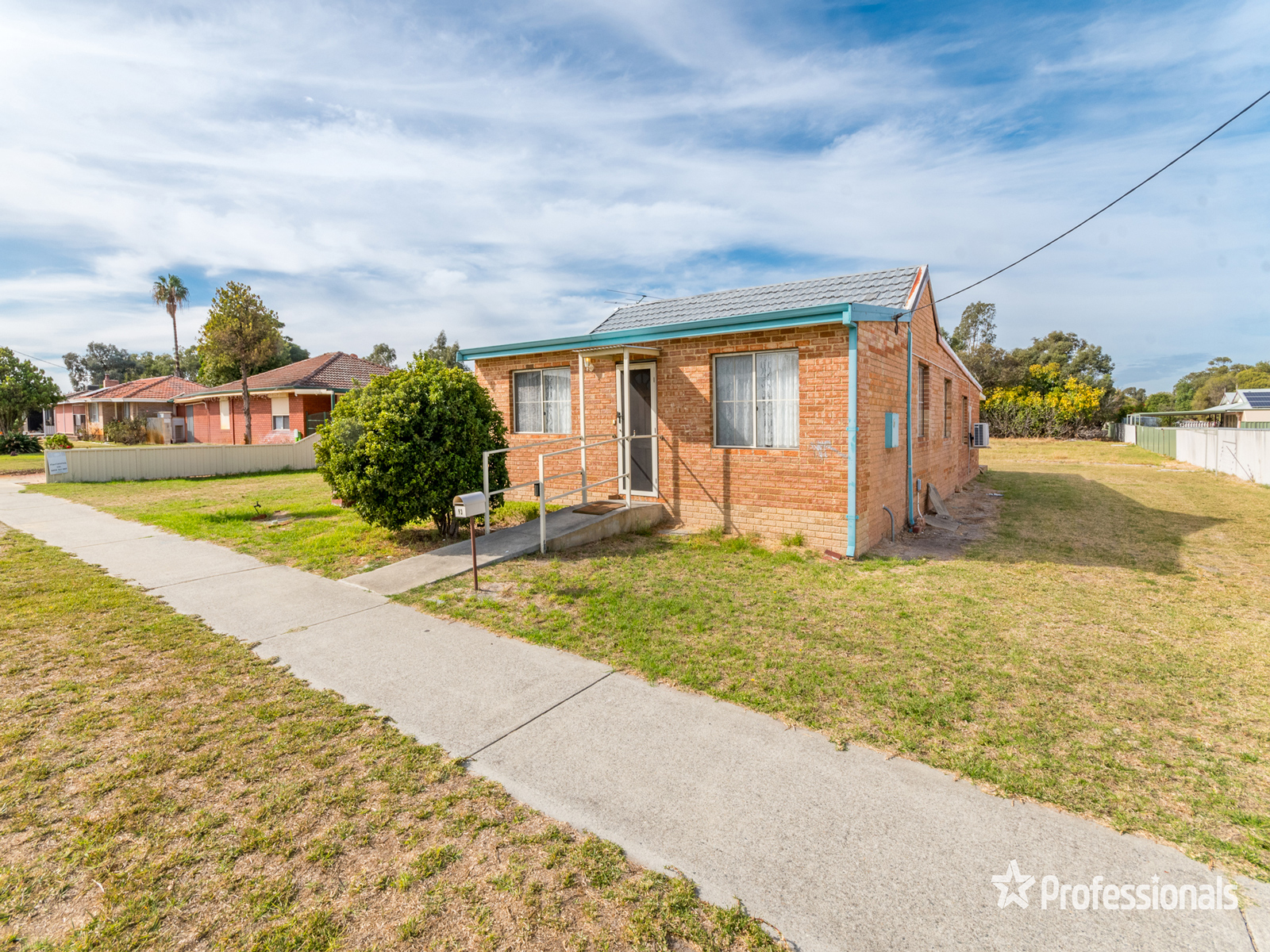 93 CRAWFORD ST, EAST CANNINGTON WA 6107, 0部屋, 0バスルーム, House