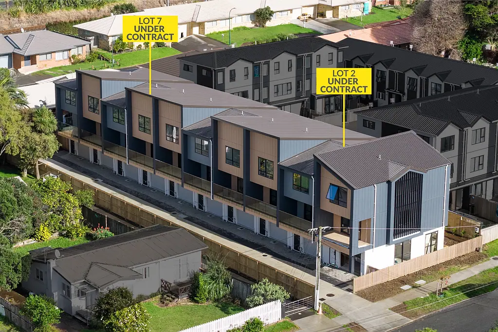 Ranui 3 Slaapkamer Title & CCC Ready, Move in now