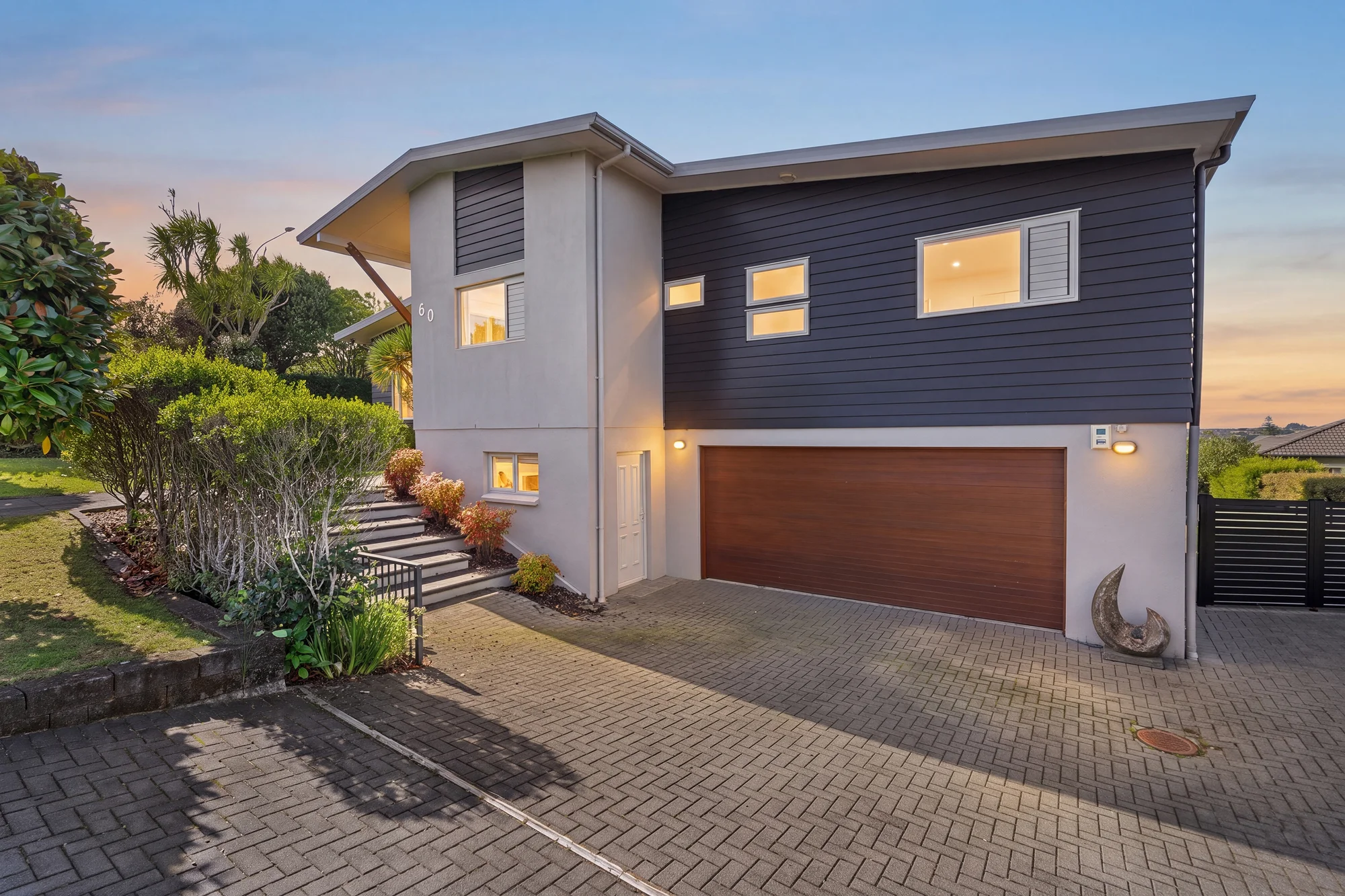 Orewa 5 Bedroom Stylish Ex-Show Home