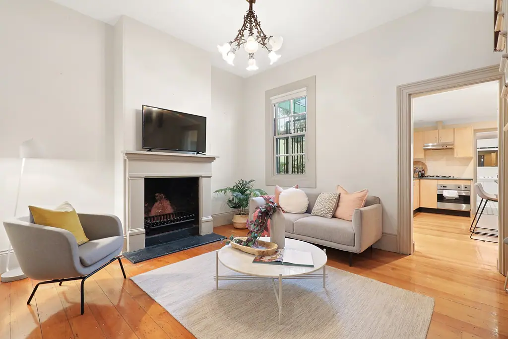 Surry Hills 3房 悉尼心脏·维多利亚式别墅 4.7米宽 3大卧 壁炉 阳光房 现代燃气厨房 热带庭院 双浴室 安全后巷 步行至剧院&市场 Classic terrace in a creative urban village setting