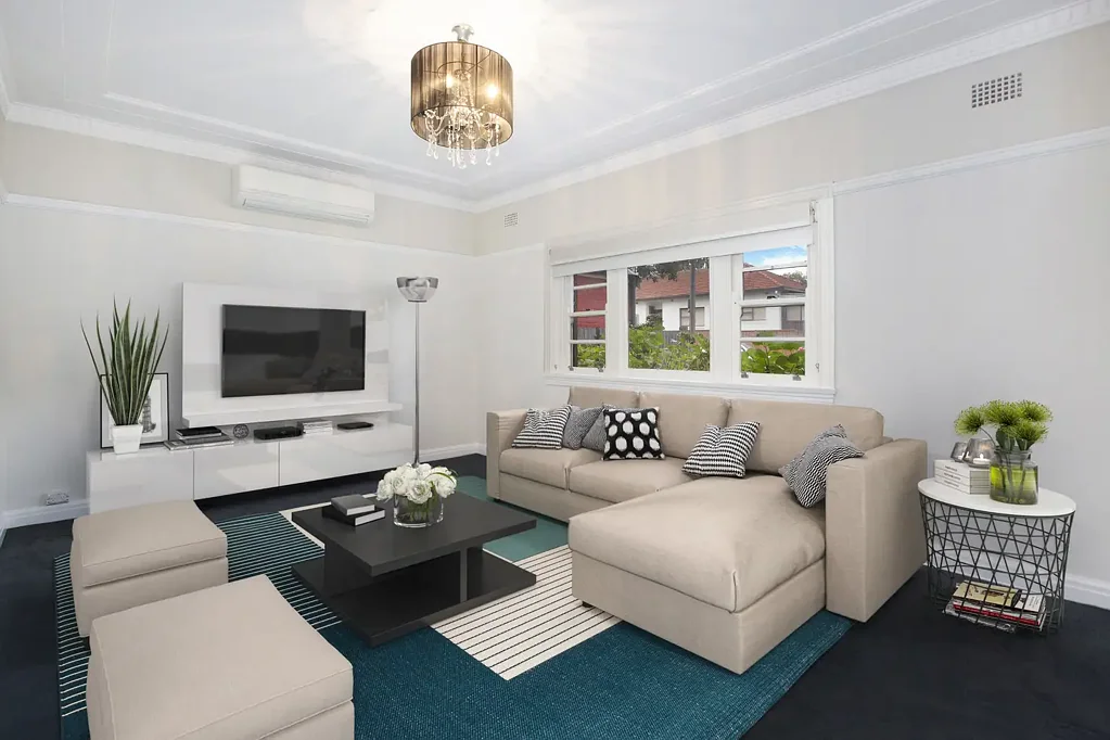 Charming Art Deco Apartment in Boutique Block Of 2