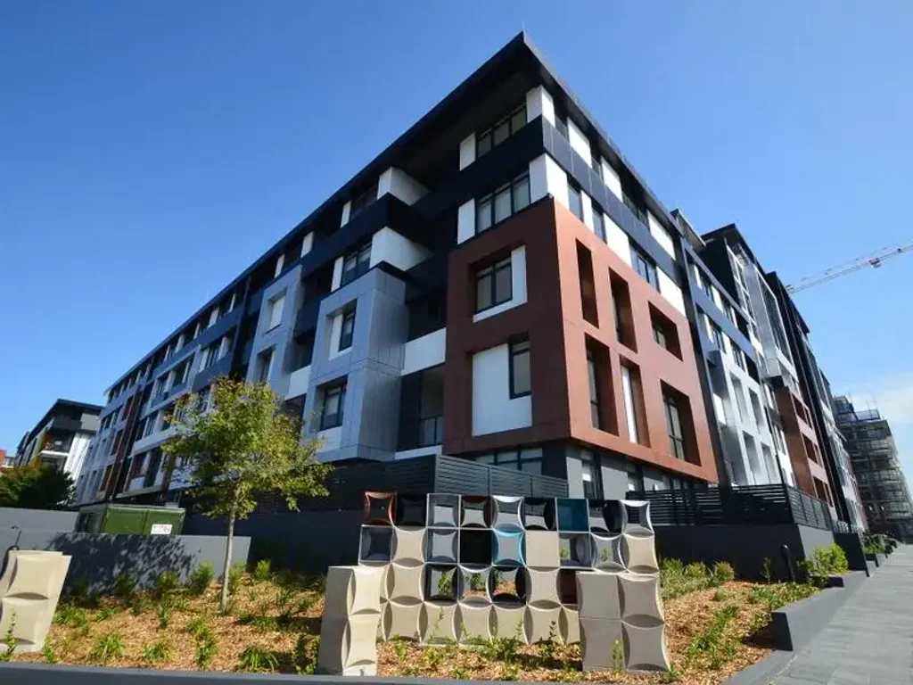 Meadowbank 1Kwarto 1 BEDDER + STUDY WITH AIR CON + CAR SPACE + STORAGE!