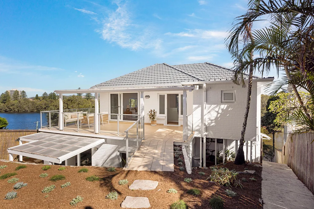 Coastal Luxury in Prime Location