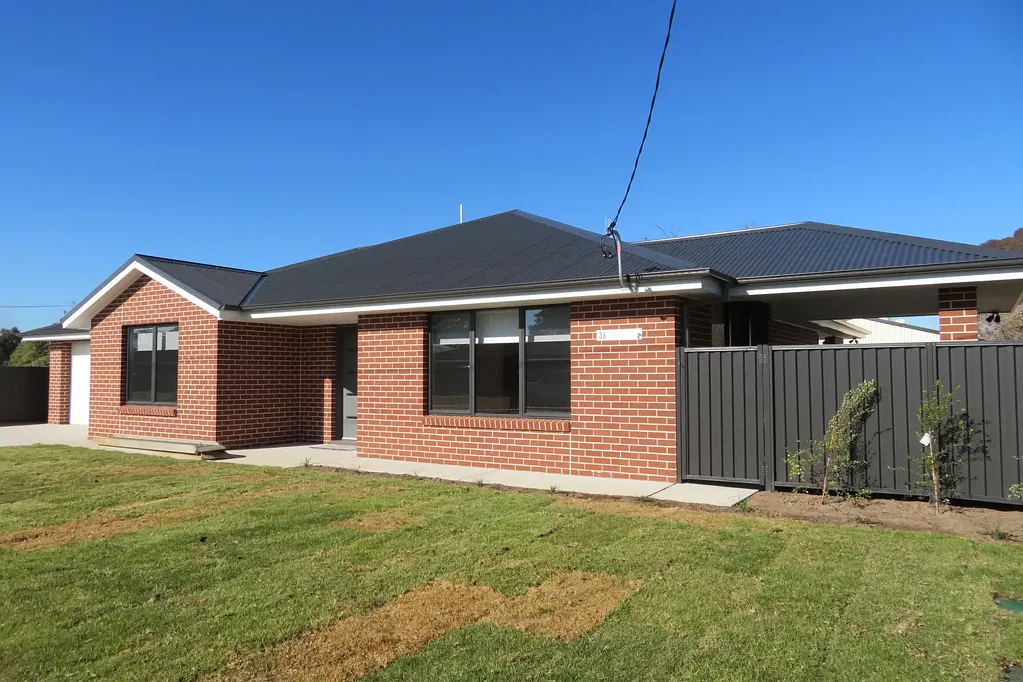 STUNNING BRAND NEW 4 BEDROOM HOME!