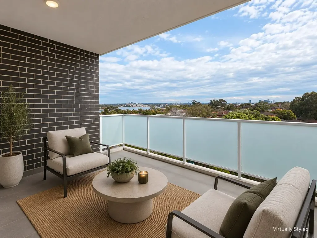 Spacious Three Bedroom Apartment with Water Views