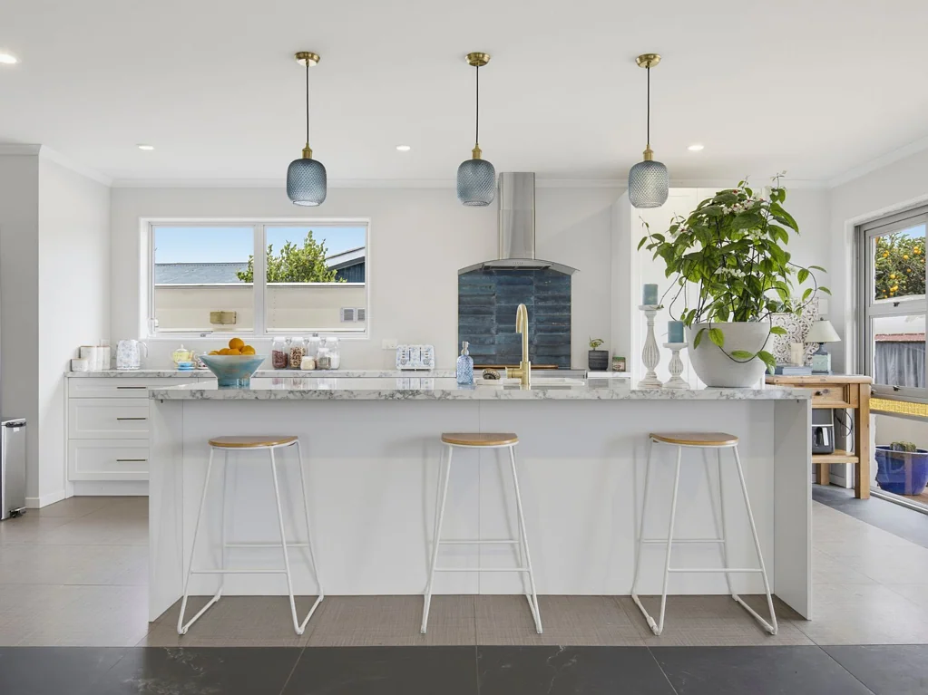 Motueka 4房  Family Living on a Generous 1,215m² Section