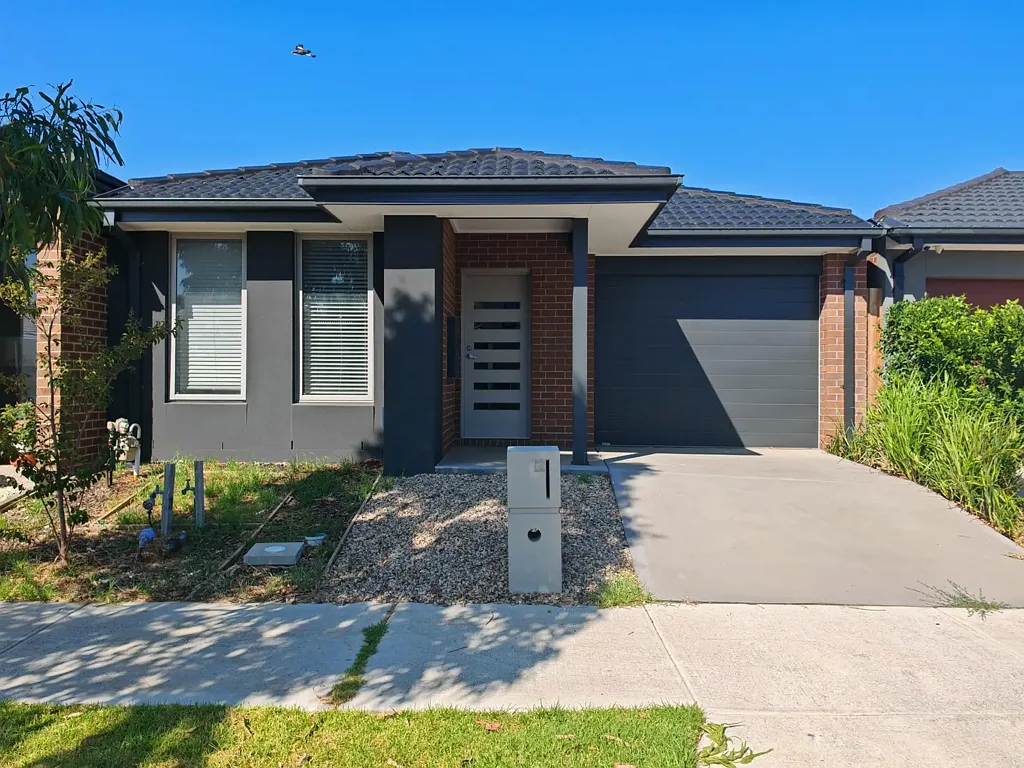 Spacious 4-Bedroom Family Home in Tarneit
