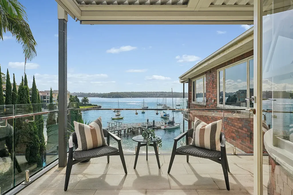 Point Piper 3房 港湾美景 161平米平面图 朝西北方向 独家通道社区花园 精致厨房时尚浴室 North-Facing Beachfront Apartment Overlooking Sydney's Glistening Harbour