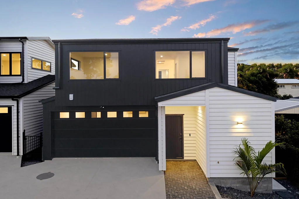 Glenfield 4房  Brand New home with double garage on a flat site