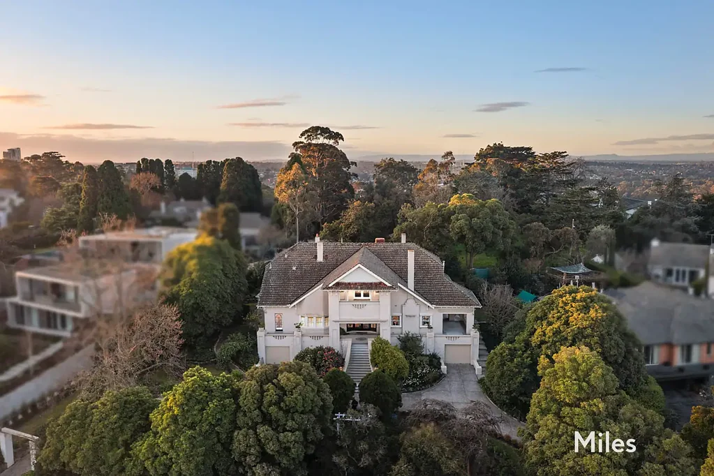 Eaglemont 5कमरा 'Innisfail' - Mount Eagle Grandeur Amid Botanical Grounds -