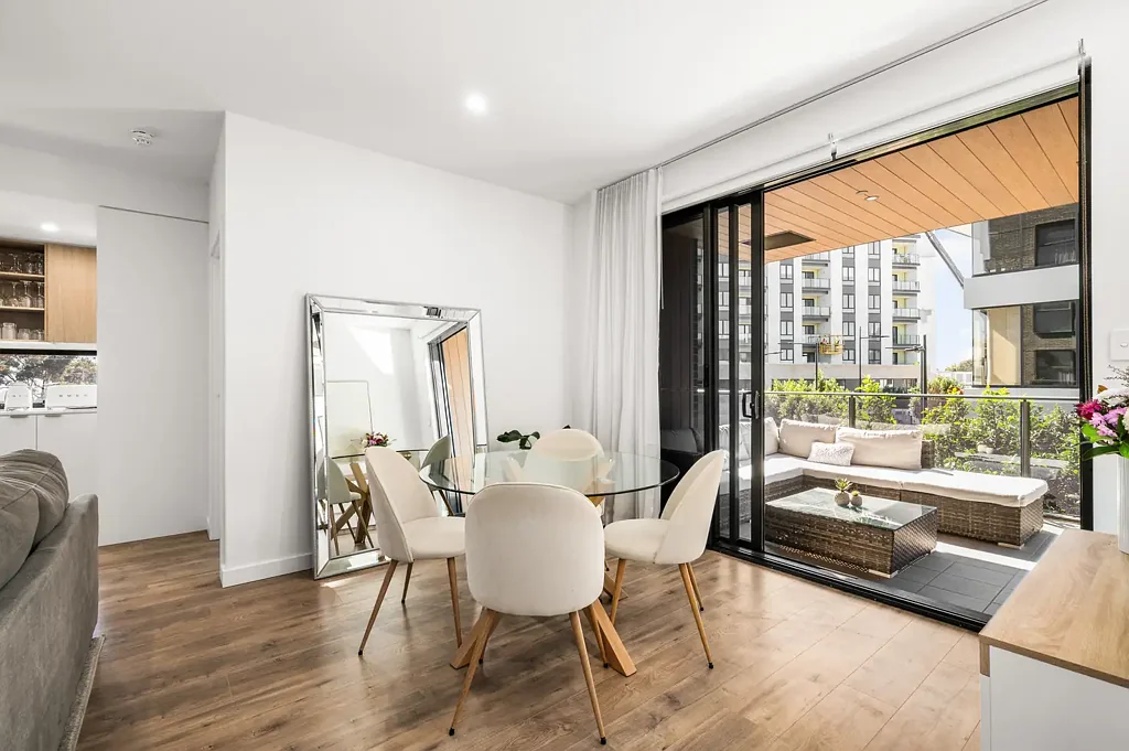 West Lakes 2Kwarto Modern Two-Bedroom Apartment in Prime West Lakes Location