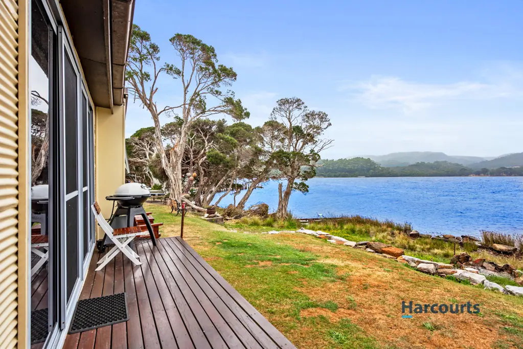 Strahan 2ห้องนอน Twin Treasures on Lettes Bay: A Waterfront Escape!