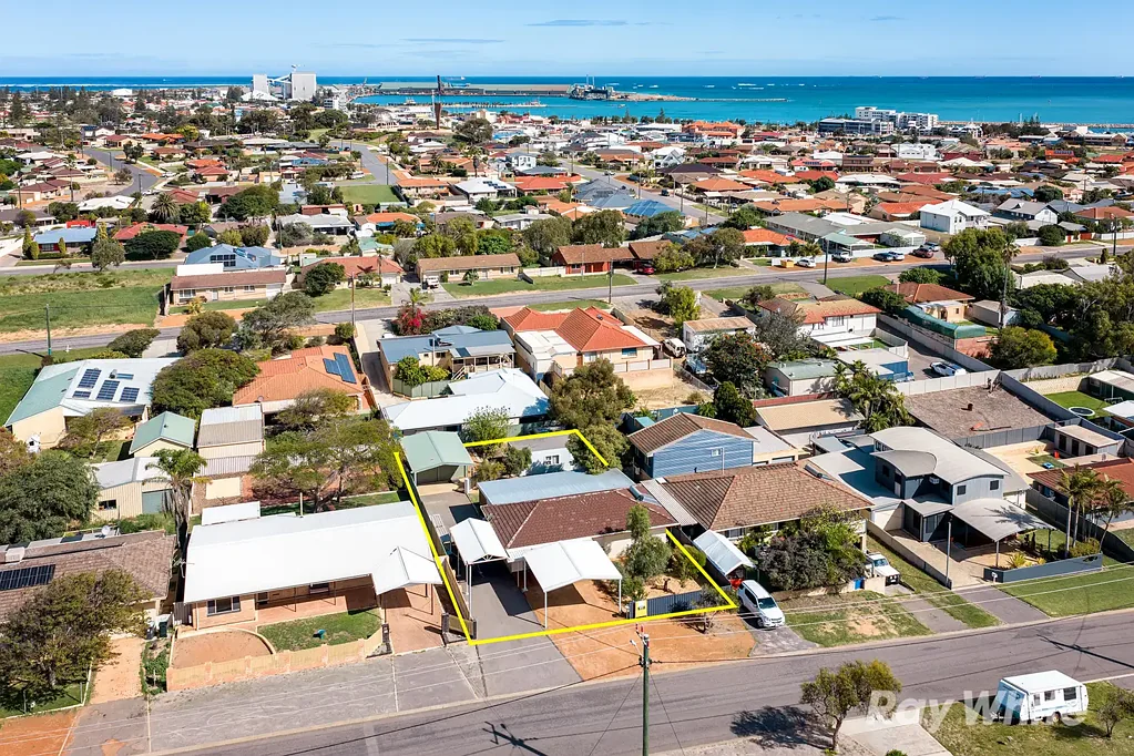 Geraldton 3બેડરૂમ Renovated Character Charm Meets Ultimate Versatility on 807sqm-Photos Coming Soon