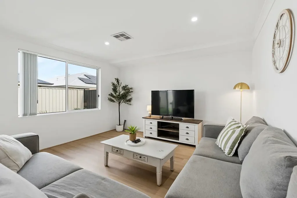 East Cannington 4房  EXCEPTIONAL RENTAL RETURN and LESS THAN 12 MONTHS OLD