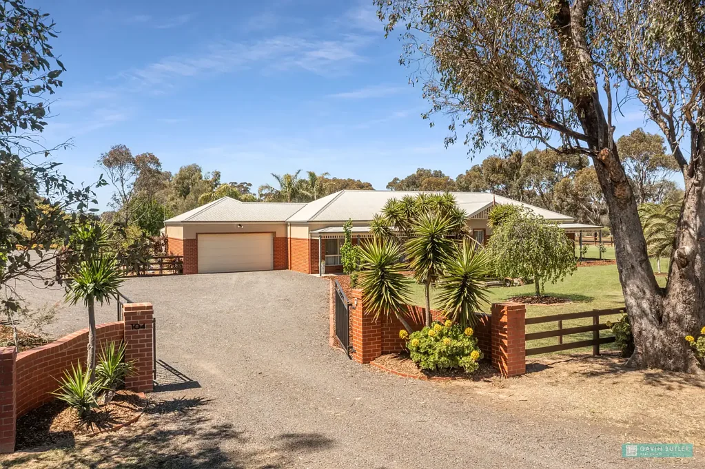 Huntly 4ห้องนอน Outstanding modern family home on a beautiful 5 acres