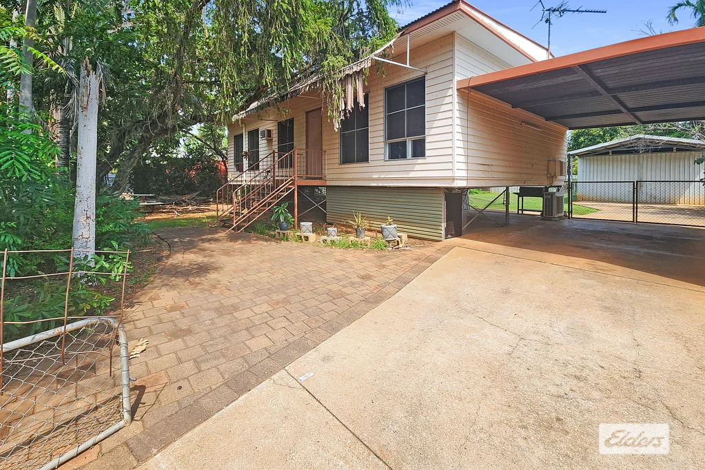 Katherine 3침실 Tranquil Living at 4 Donegan Crescent, Katherine ? Where Comfort Meets Charm on 845m2 of Pure Potential!
