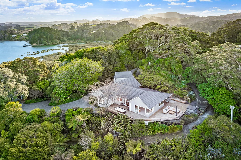 Whangateau 5Kwarto A New Zealand Escape with Omaha Bay Views