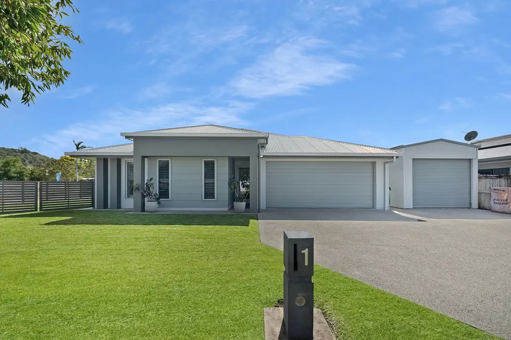 Beaconsfield 4房  Modern Family Living in Kerrisdale!