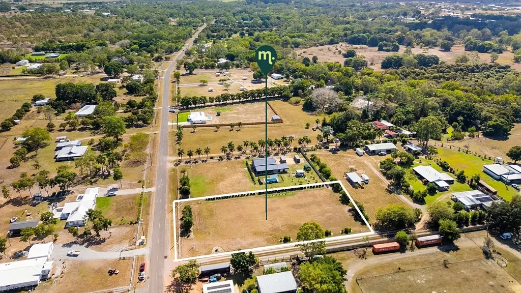 Alligator Creek  Acreage Living Awaits – Alligator Creek