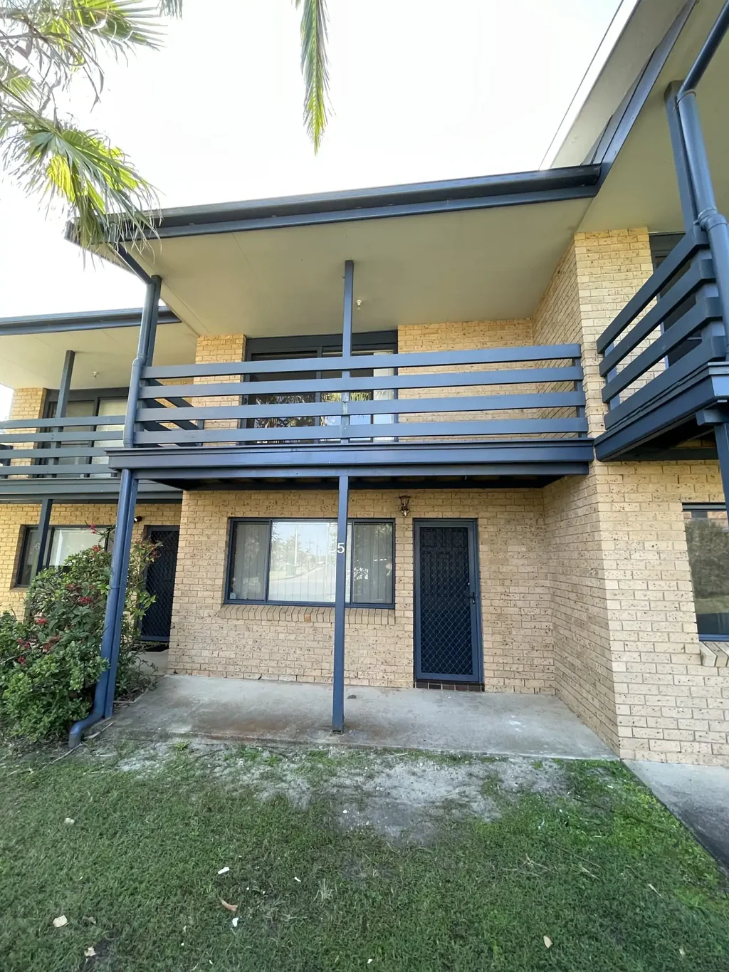 Coastal 2-Bedroom Townhouse – Just 200m from the beach