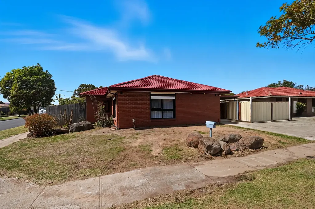 Charming Family Home in a Prime Werribee Location