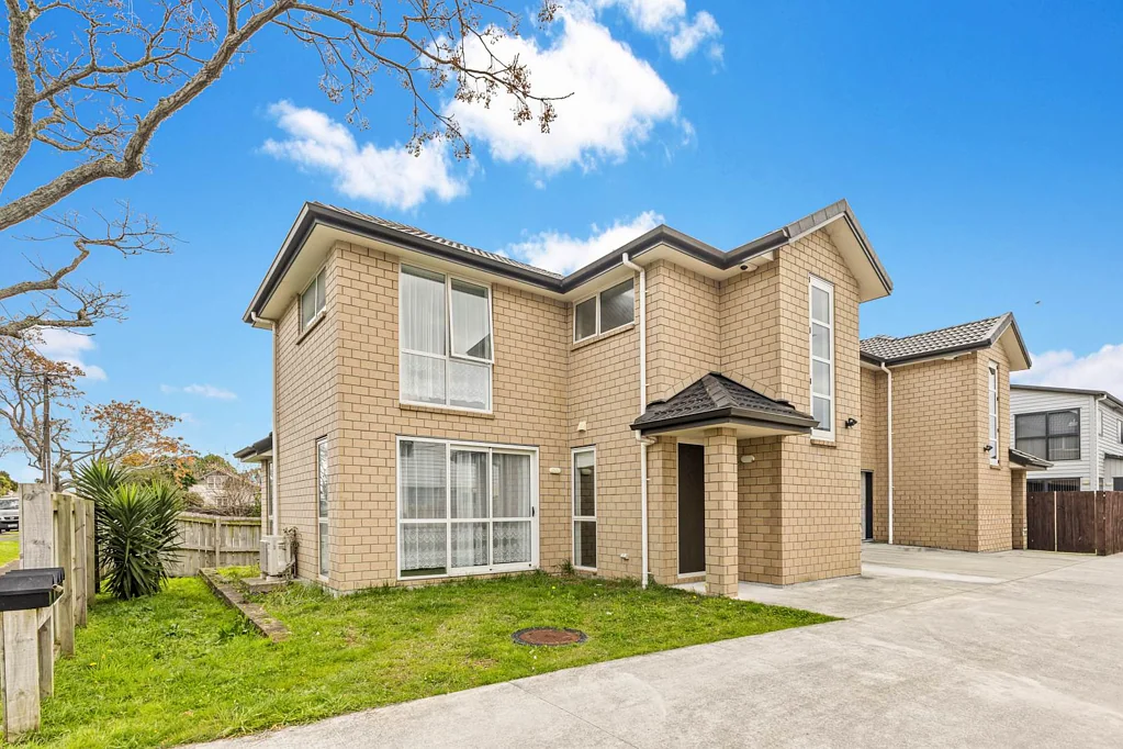 Manurewa 4Moenga **Unlock the Lifestyle You Deserve!**