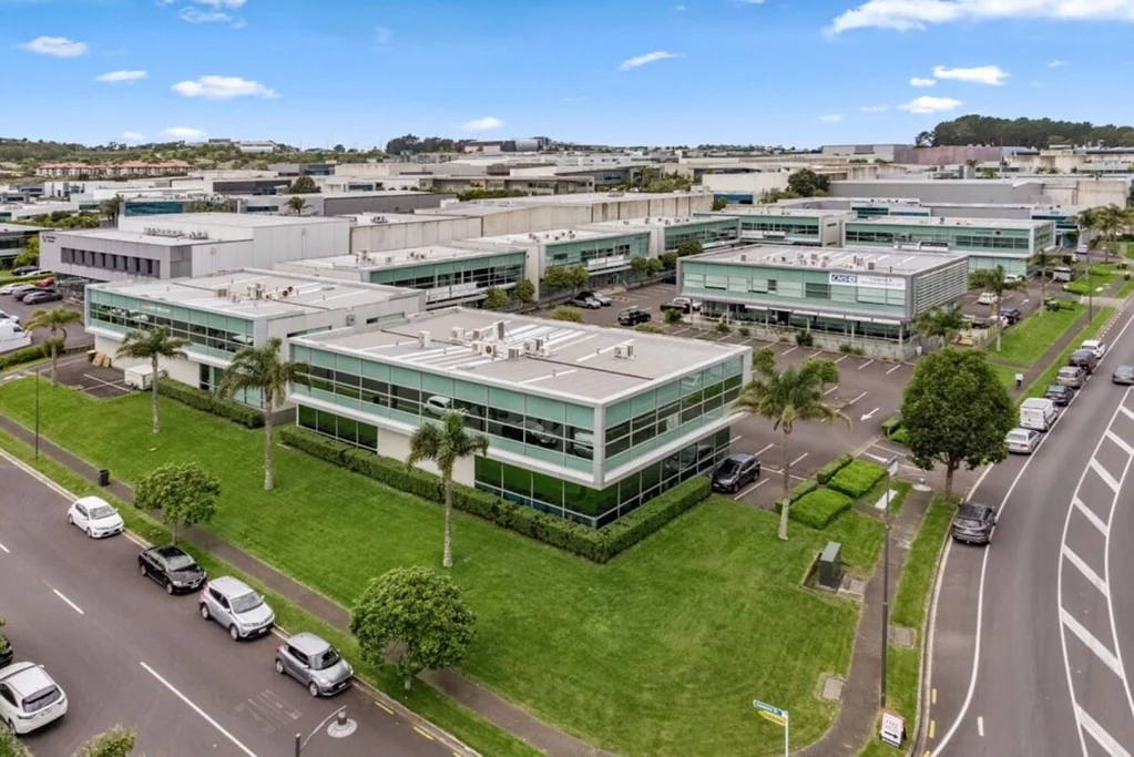 Rosedale Bright Elevated Office + Storage