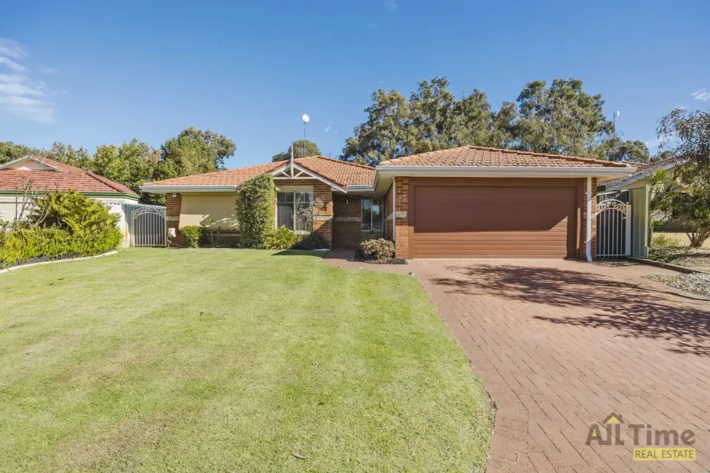 Canning Vale 4 Bedroom Family home in a quiet cu-de-sac, close to all amenities!