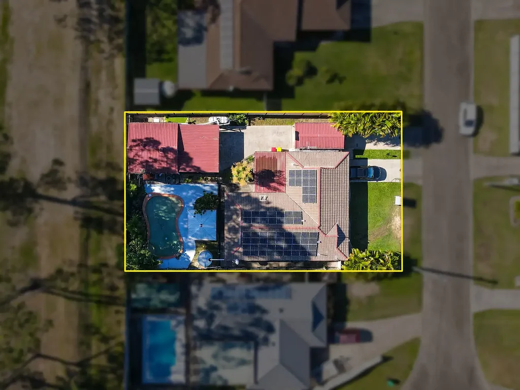 Morayfield 4कमरा Family Living on a Grand Scale - Pool, Shed & Room for All the Toys
