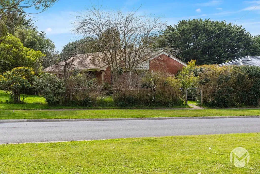 Romsey 3 Bedroom Space, Scope & Potential