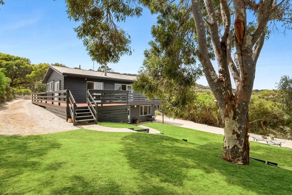 Moggs Creek 6房  LOADS OF ACCOMMODATION. ENDLESS COASTAL POSSIBILITIES.