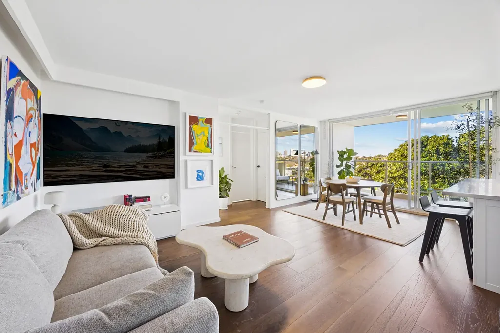 Darling Point 2 Bedroom Sun-Blessed 2-Bedroom Sanctuary With Sweeping Harbour Views In Prestige Locale