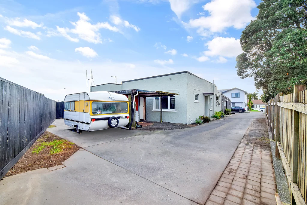 Mount Maunganui 4Kwarto Family Home and Extended Living or Investment Gem!