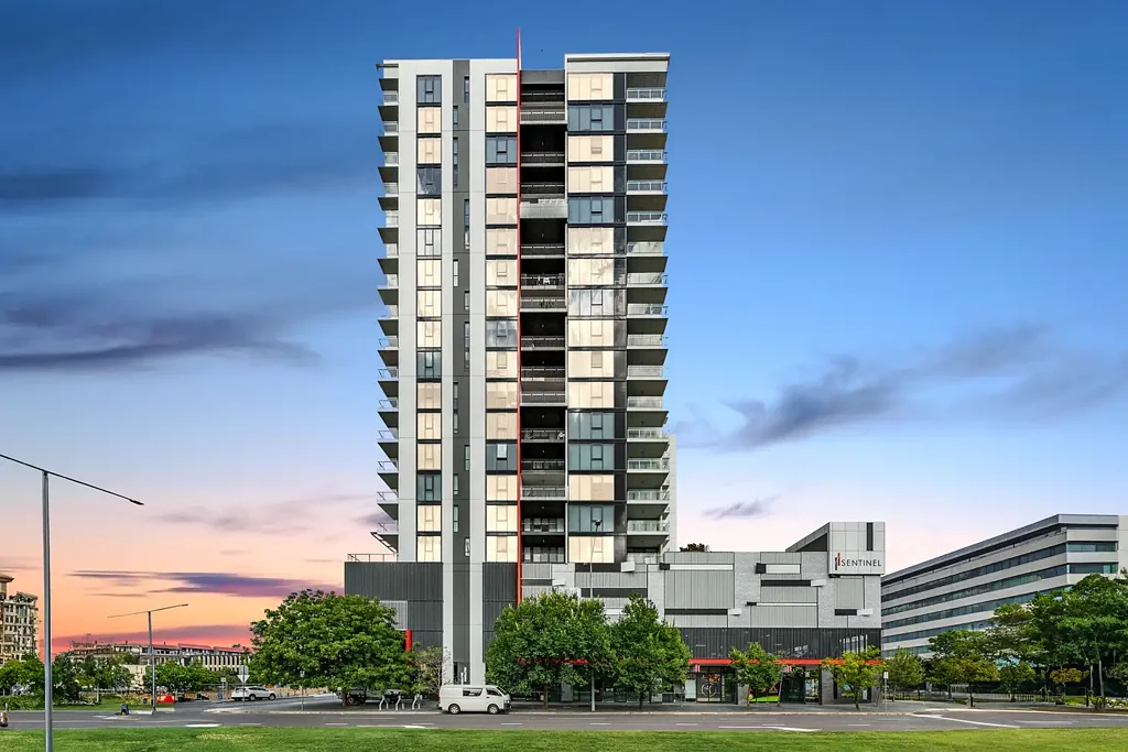 Belconnen 1Kwarto North Facing with Waterfront Views
