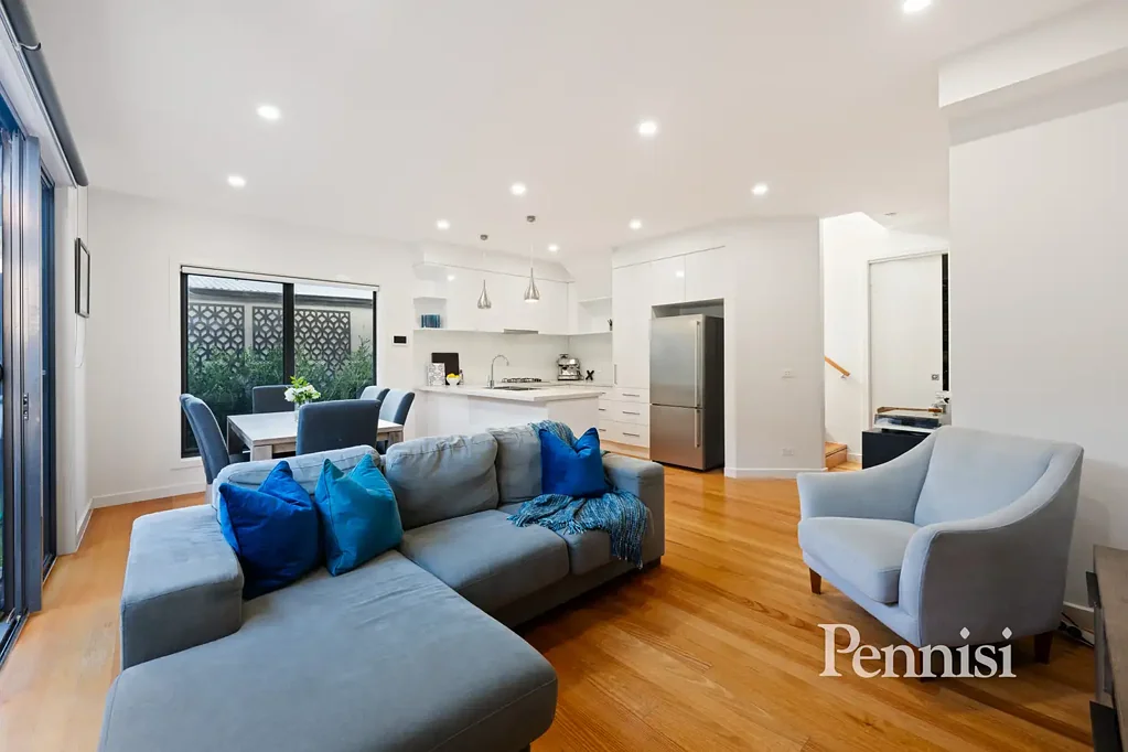 FOR LEASE BY PENNISI