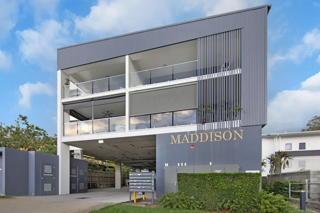 Loganholme 1房 强劲增值潜力 便捷生活设计 私密户外空间 安全车位配置 优越地理位置 Interstate investor selling - flexible with terms. Open Home - Sat 29th November 1:00pm to 1:30pm