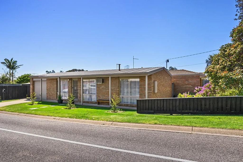 176 Sixth Avenue, Rosebud, VIC 3939