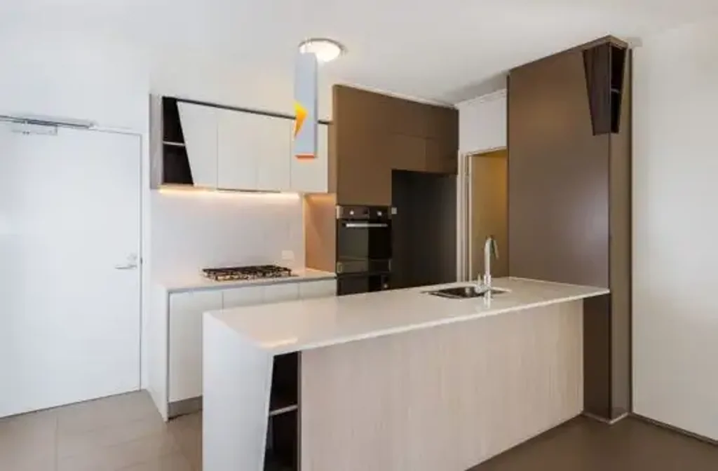 Modern, Bright, Unfurnished 2-Bedroom Apartment with Stunning City&pool Views!