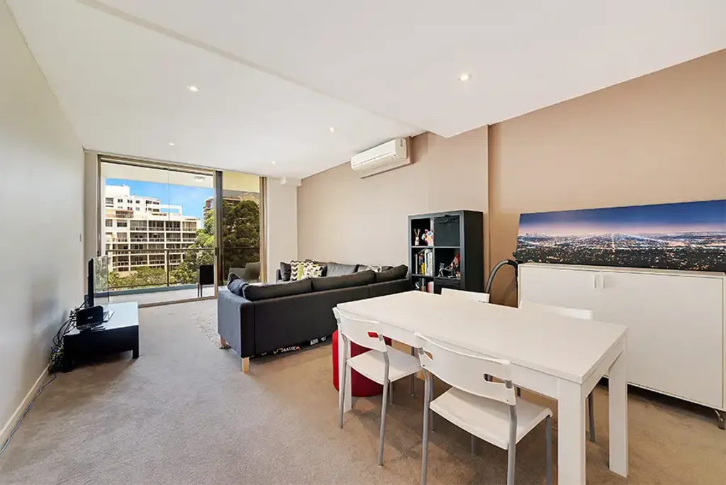 Spacious Two Bedroom Apartment - Unfurnished