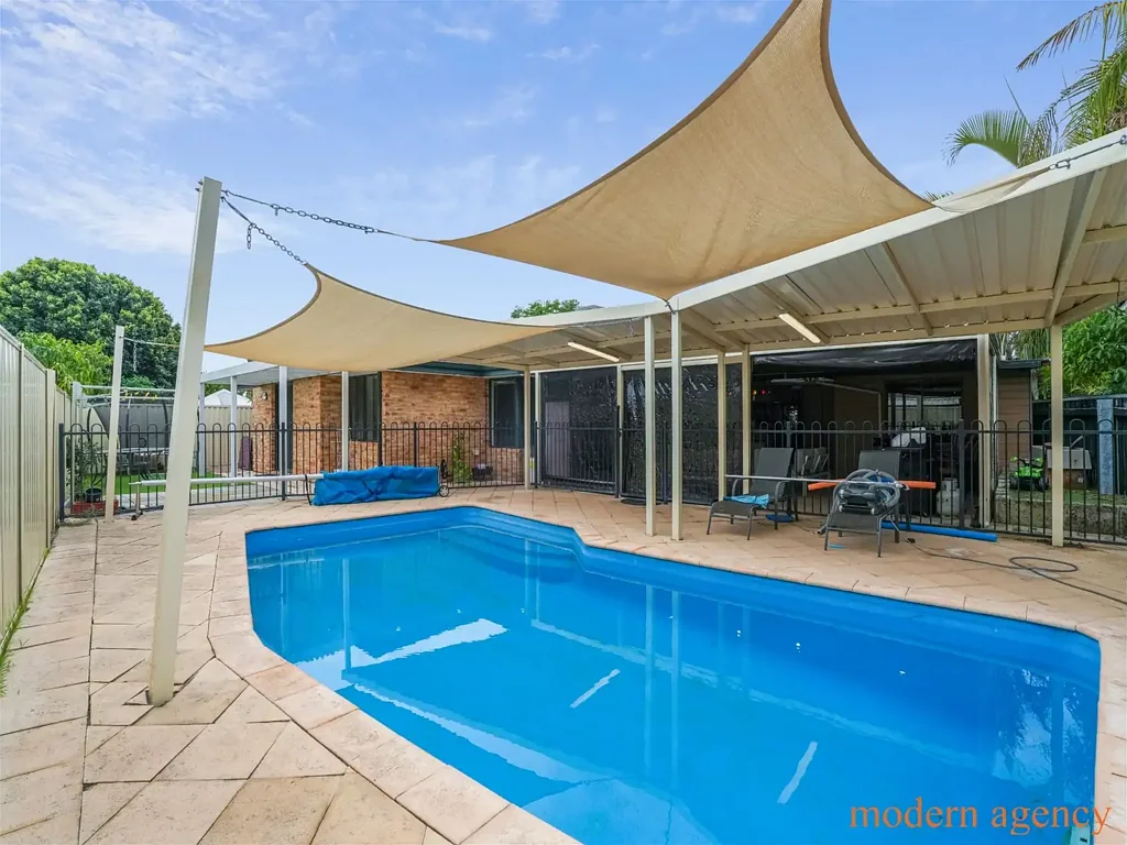 Landsdale 4房  630SQM FAMILY ENTERTAINER - SPACE, STYLE & LIFESTYLE IN LANSDALE!