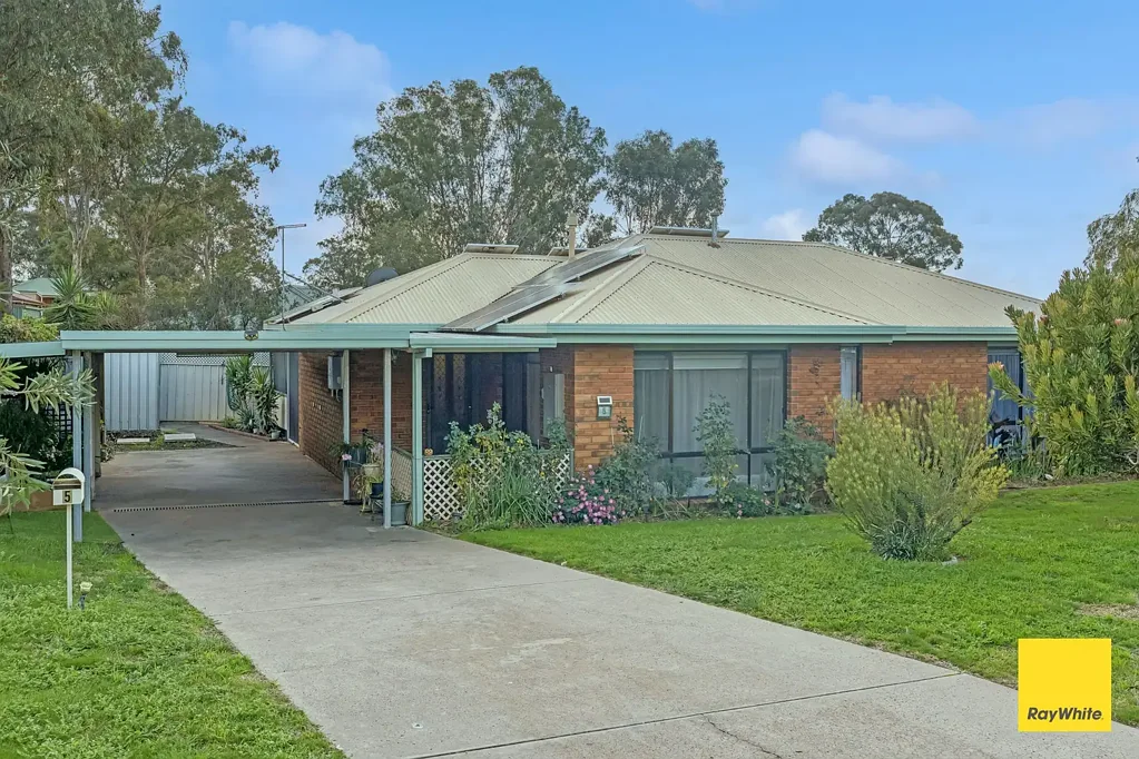 Quiet Court Living with Convenience at Your Doorstep