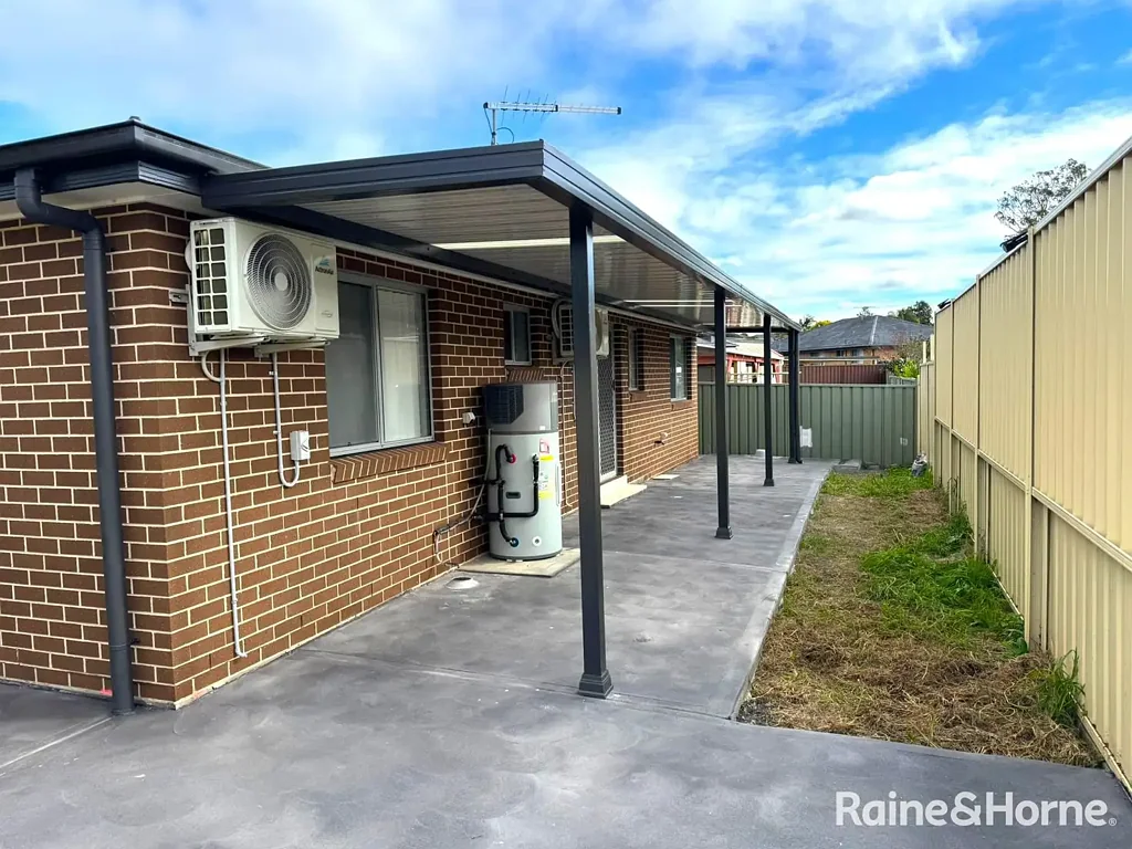 BRAND NEW PRIVATE TWO-BEDROOM SECONDARY DWELLING IN MACQUARIE FIELDS FOR LEASE!!!!
