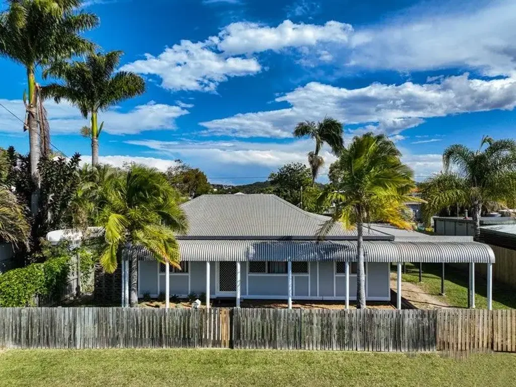 Charming Cottage in the Heart of Town