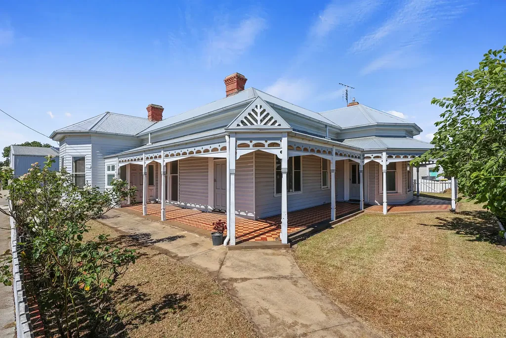 Large period home in central Mortlake