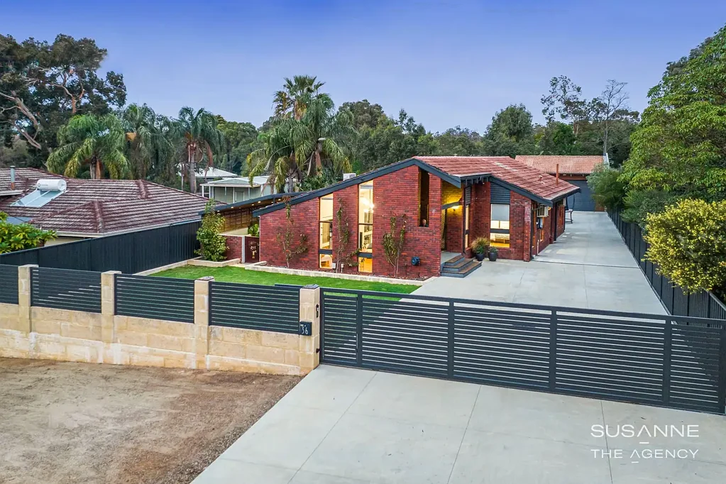 36 Waterloo Crescent, Lesmurdie, WA 6076