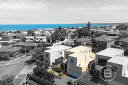 2/11 Royal Parade, Parkdale